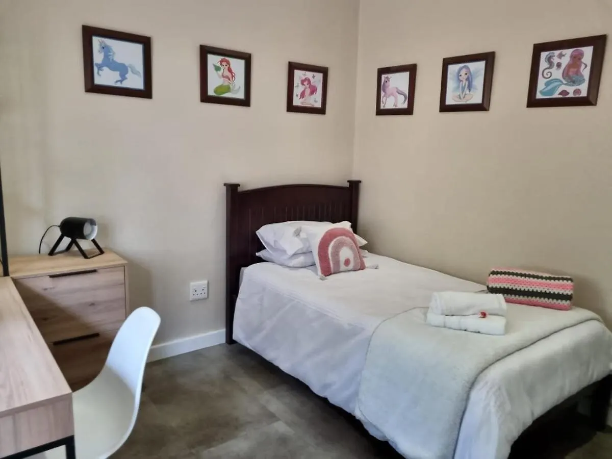 Villa Scenic Mountain & Winelands Views, Modern Design à Tygerberg Hills 0*,  Afrique du Sud
